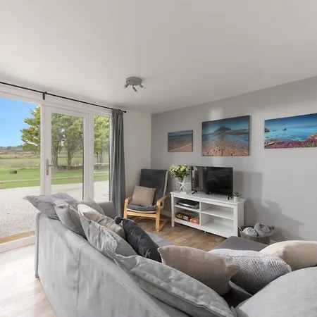 Wheal Jewel- Beautifully Fitted Wooden Lodge Helston Cornwall Exterior photo