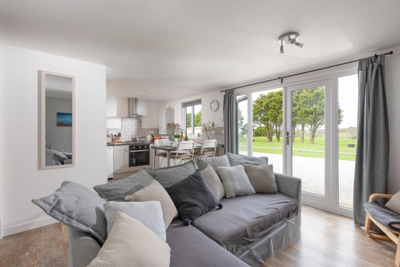 Wheal Jewel- Beautifully Fitted Wooden Cornwall Helston