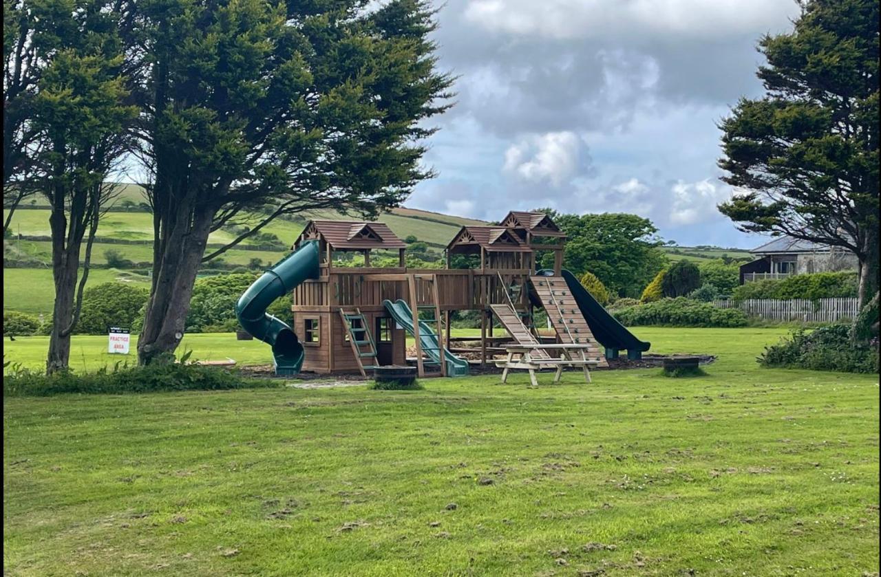Wheal Jewel- Beautifully Fitted Wooden Cornwall